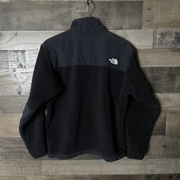 SOLD The North Face Denali Jacket Medium - Picture 2 of 2